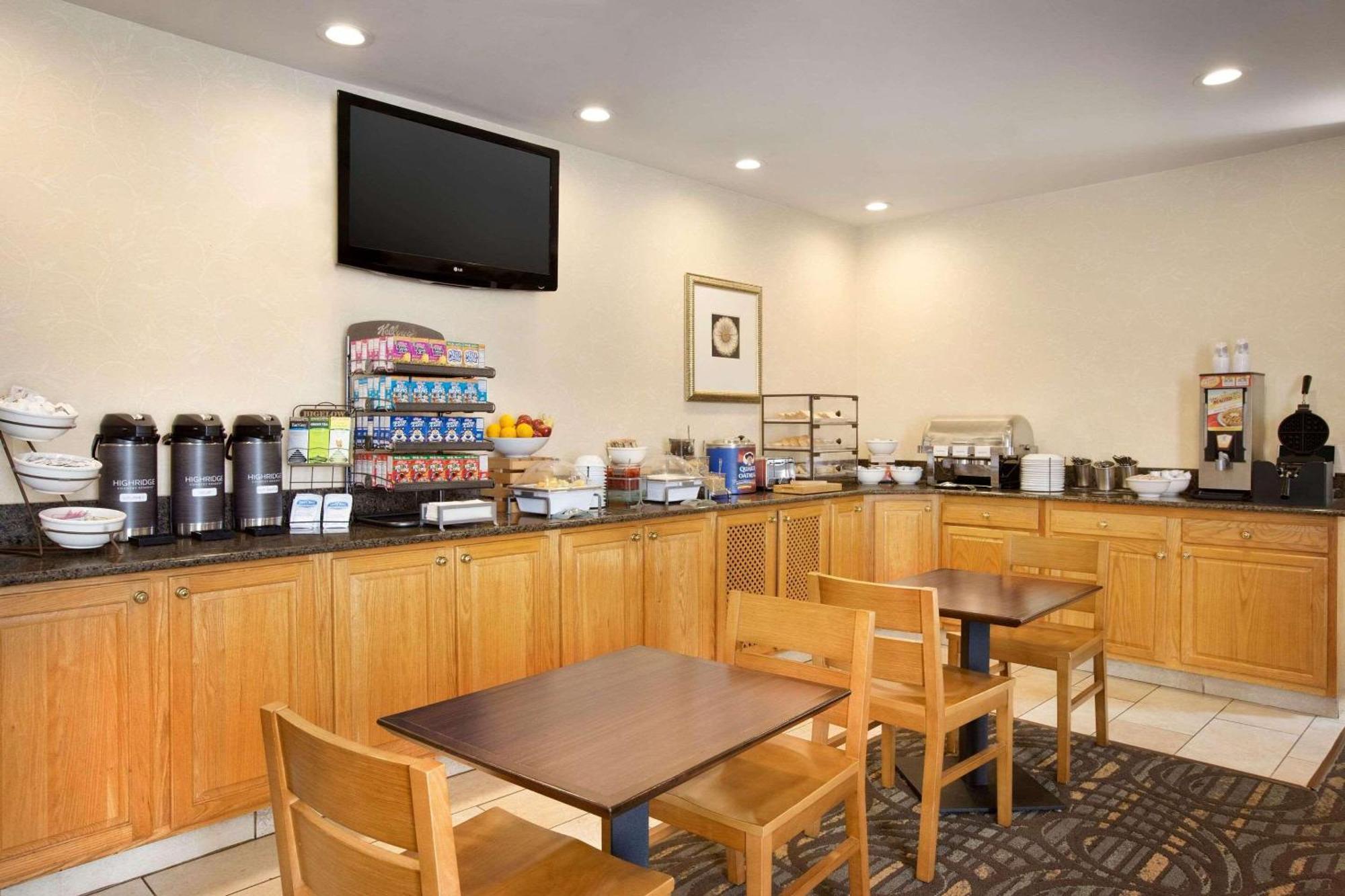 Country Inn & Suites By Radisson, Lexington, Va Exterior photo